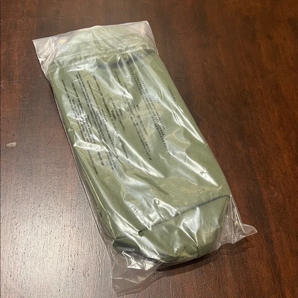 NWT Aveda accessory bag💚 - Picture 3 of 11